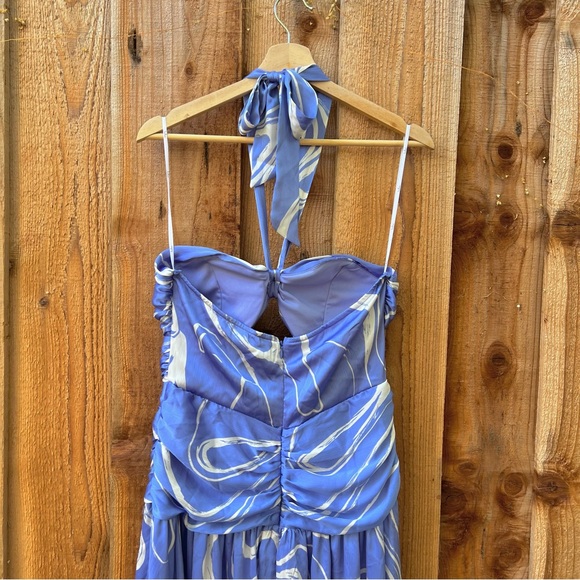 🌿 Periwinkle Abstract Print Satin Halter Cut-Out Maxi Dress 🌿 - Picture 6 of 11